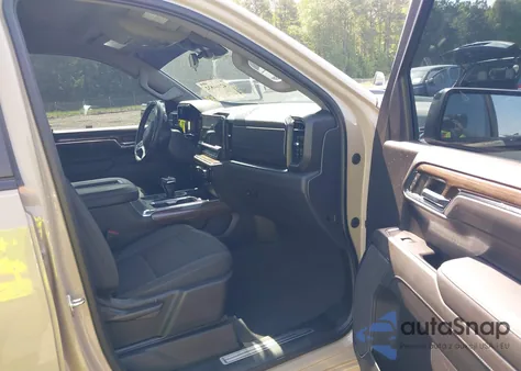 2022 Chevrolet Silverado 1500 4Wd Short Bed Lt Trail Boss/4Wd Standard Bed Lt Trail Boss from USA, damaged, VIN 3GCUDFED1NG683382